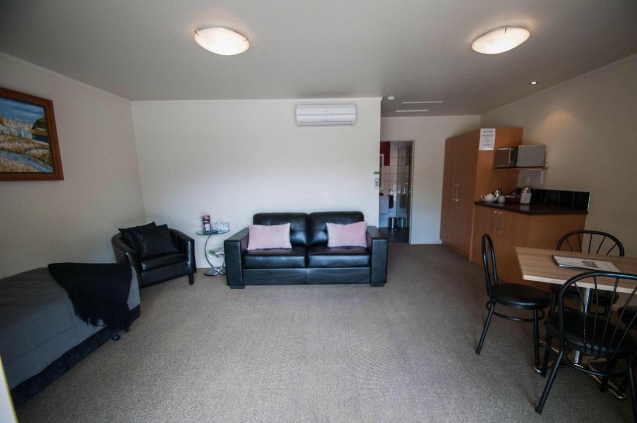 Jafa'S Motels Lawrence Екстериор снимка